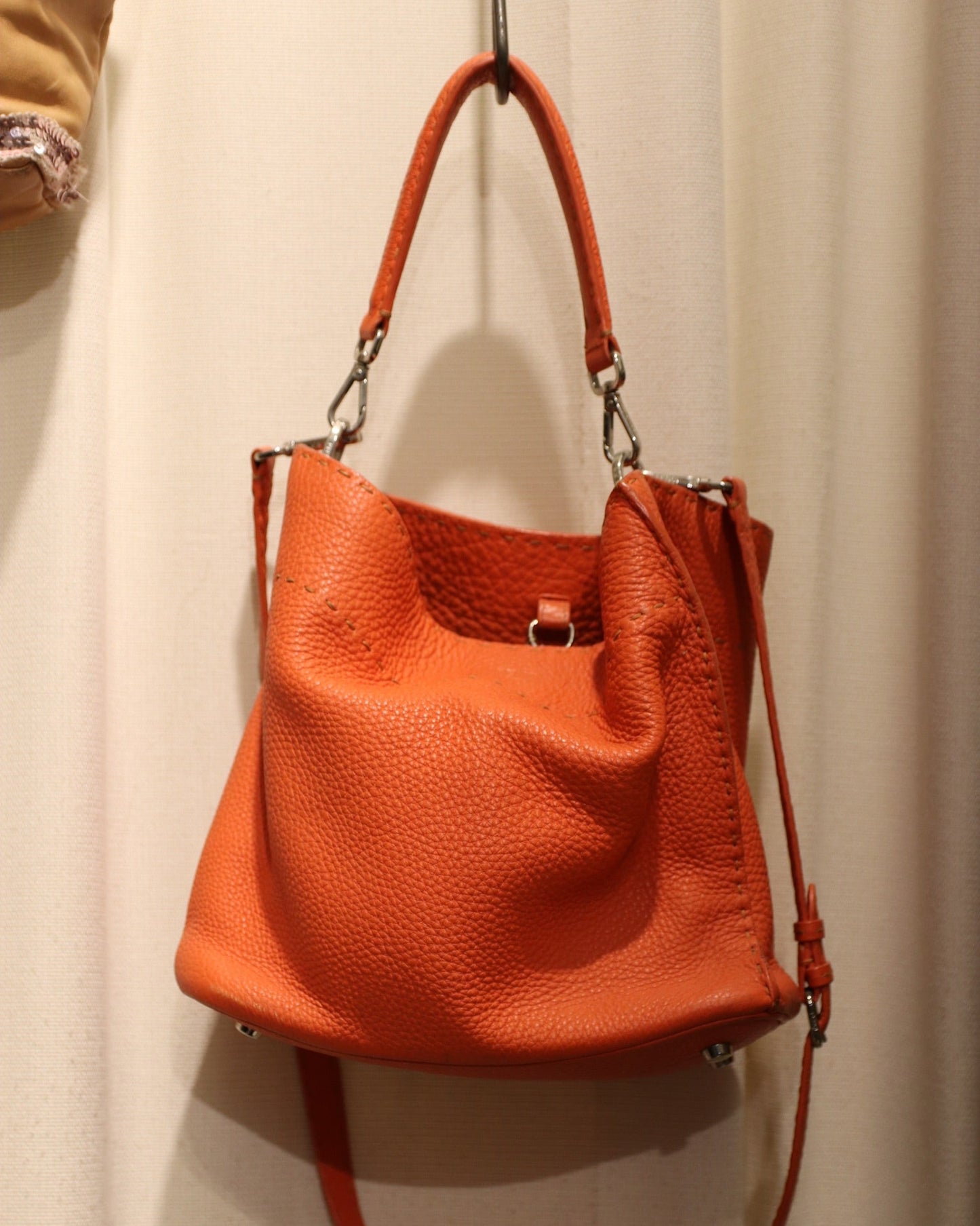 FENDI ORANGE COLORED LEATHER BUCKET BAG